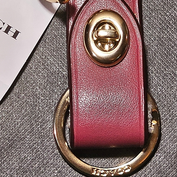 COACH TRIGGER SNAP BAG CHARM (NWT) - Picture 5 of 9